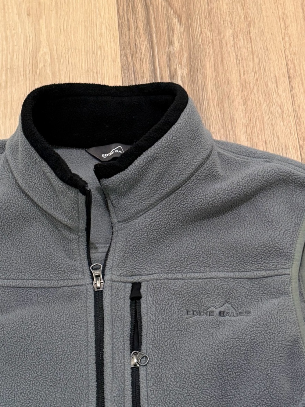 Eddie Bauer Men’s Gray Full-Zip Fleece Vest with Zipper Accents size Large - Picture 3 of 5